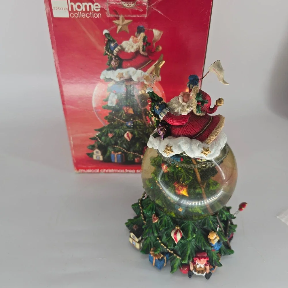 Vintage JCPenney Musical Santa Christmas Tree Snow Globe 2005 Box